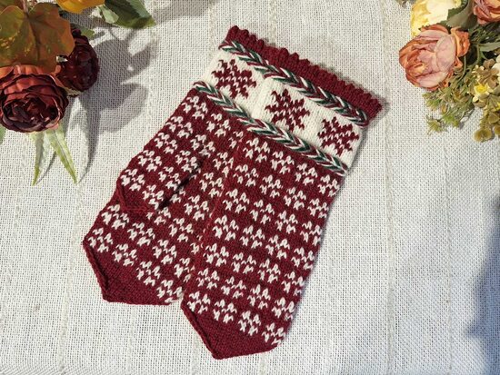 Rakstaini dūraiņi bordo